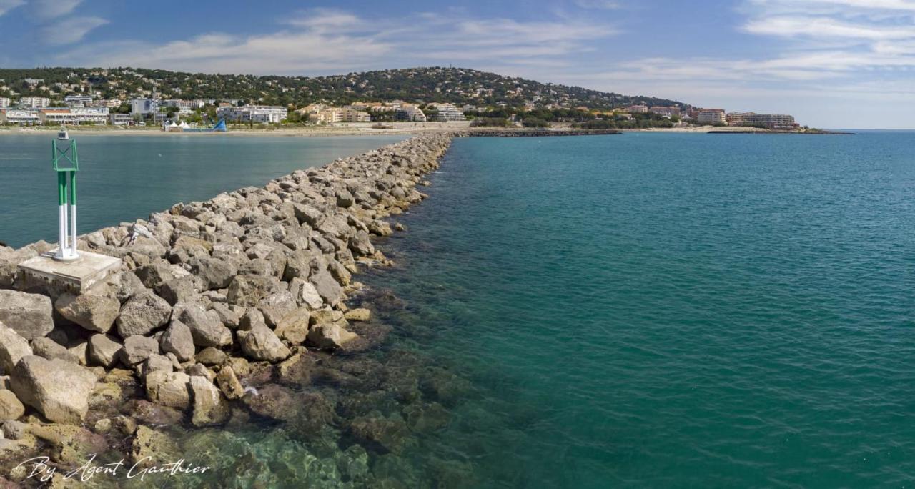 Charmant 2 Pieces Les Pieds Dans L'Eau Sète Extérieur photo
